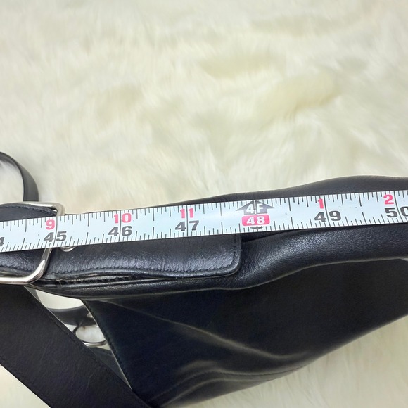 Coach | Vintage Leather Hobo Crossbody in Black - 9362 - Picture 8 of 9